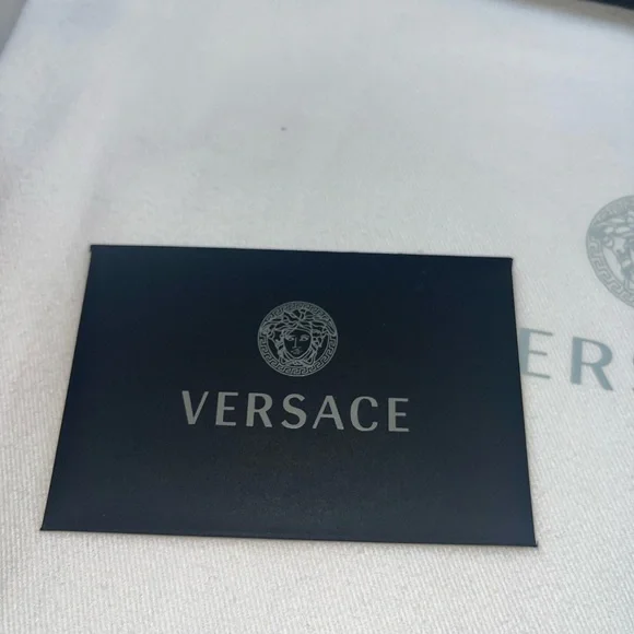 VERSACE NEW Italian Leather Wristlet with box + card + dust bag - Picture 2 of 9